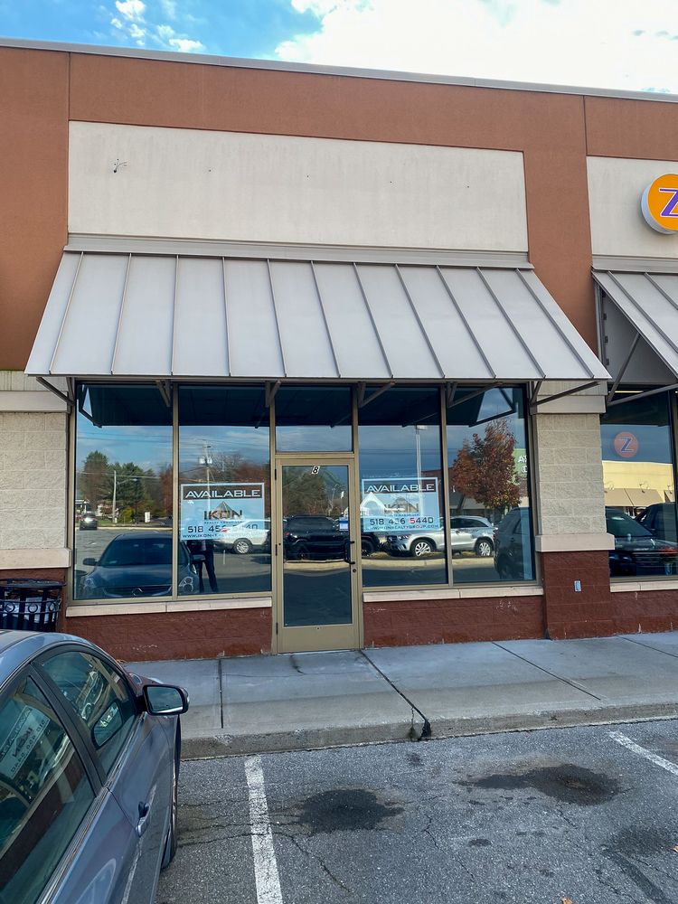 Target Shopping Center: 10 Glenridge Rd, Glenville, NY 12302